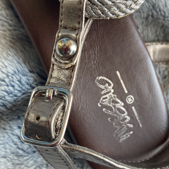 👠BOGO FREE👠MOSSIMO💫 Women’s Silver Sling Back Flat Sandals with Rope Design - Picture 6 of 7